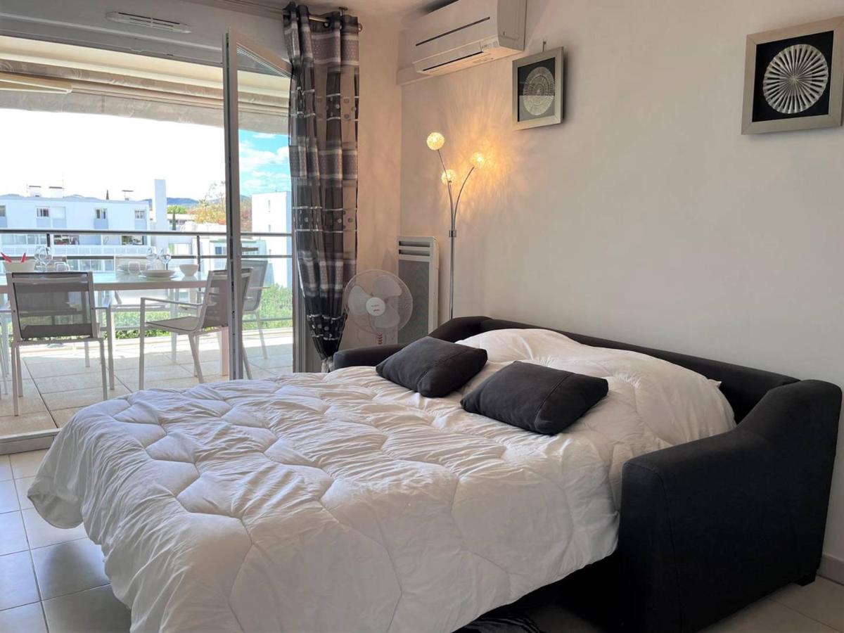 Charmant T2 Climatise Avec Grande Terrasse, Piscine Et Parking Privatif, Proche Plage Et Commerces. - Fr-1-251-441 Le Lavandou Luaran gambar